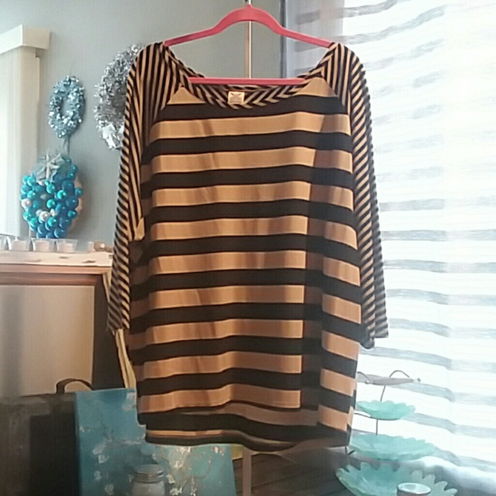 Comfy versatile striped shirt